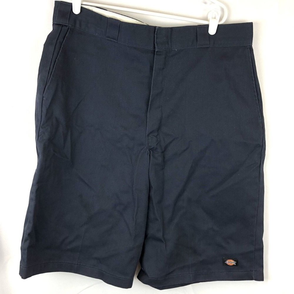 Dickies Men’s 13 Inch Loose Fit Multi Pocket Shorts Size 38, Navy Blue